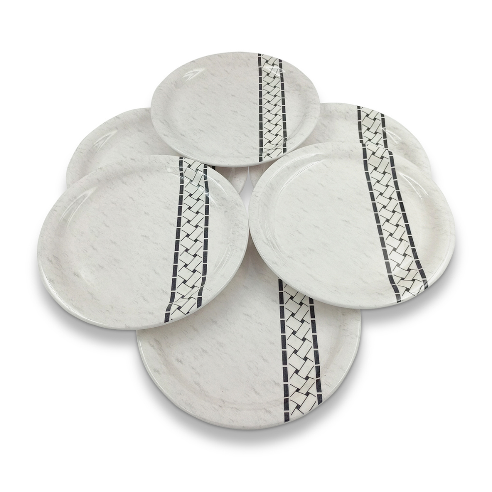Round plates with geometric stripe set